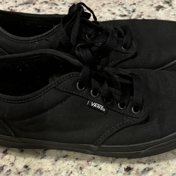 Vans Men’s black Doheny shoes- size 8.5 - Picture 2 of 6